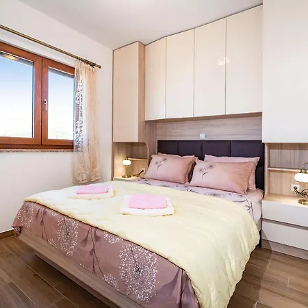 Holiday home Lota Starigrad Paklenica