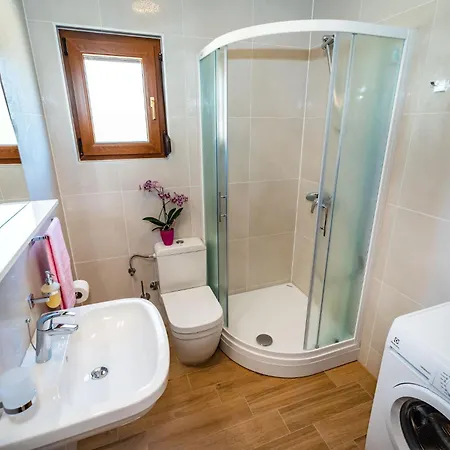 Lota Holiday home Starigrad Paklenica