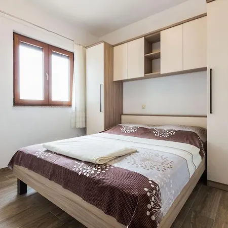 Ferienhaus Lota